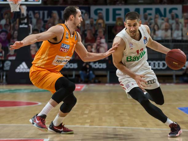 在铺设自己 在铺设自己